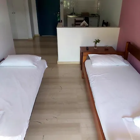 菲罗希尼亚酒店及公寓 2* 波罗斯