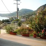 Filoxenia & 2* Poros (Kefalonia)