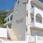 Filoxenia & 2* Poros (Kefalonia)