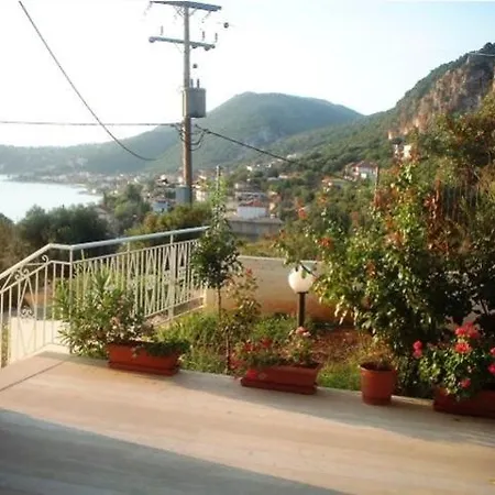 Filoxenia & 2* Poros (Kefalonia)