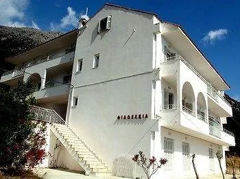 Filoxenia & Apart-hotel Poros (Kefalonia)