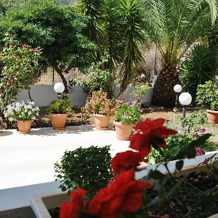 מלון דירות Filoxenia & פורוס